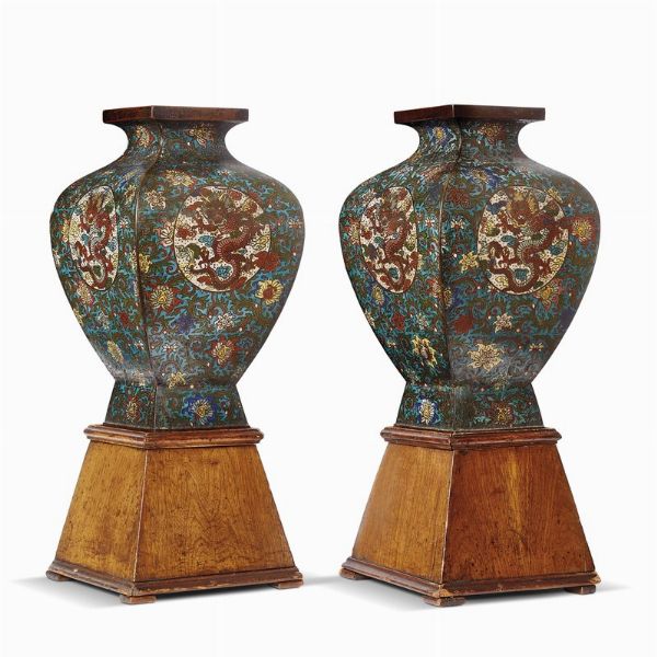 COPPIA DI VASI, GIAPPONE, PERIODO MEIJI, SEC. XIX  - Asta Arte Orientale - Associazione Nazionale - Case d'Asta italiane