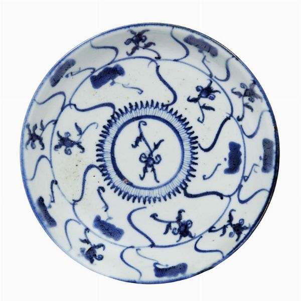 PIATTINO, CINA, DINASTIA QING, SEC. XVII  - Asta Arte Orientale - Associazione Nazionale - Case d'Asta italiane