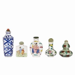 GRUPPO DI CINQUE SNUFF BOTTLE, CINA, SEC. XX  - Asta Arte Orientale - Associazione Nazionale - Case d'Asta italiane