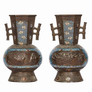 COPPIA DI VASI, GIAPPONE, SEC. XIX  - Asta Arte Orientale - Associazione Nazionale - Case d'Asta italiane
