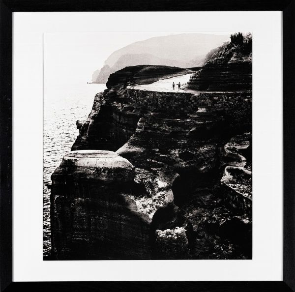 PIERGIORGIO BRANZI : Scogliere dIschia  - Asta Fotografia - Associazione Nazionale - Case d'Asta italiane