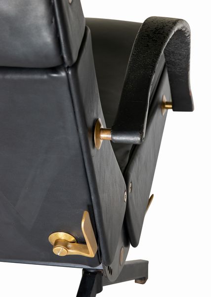 OSVALDO BORSANI (nello stile di)Varedo, 1911- Milano, 1985 : Poltrona regolabile P40 vintage  - Asta 1950-1980 Design and Decor - Associazione Nazionale - Case d'Asta italiane