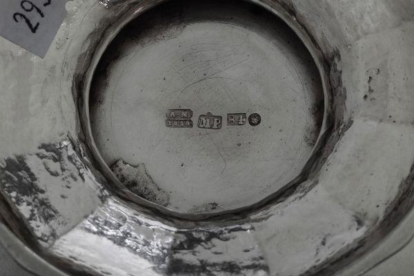 Coppa biansata. San Pietroburgo 1858. Marchi del saggiatore A N e dell'argentiere M P (non identificati)  - Asta Argenti da Collezione | Antichi - Associazione Nazionale - Case d'Asta italiane