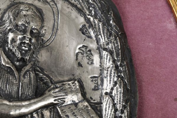 Placca da confraternita raffigurante Sa Marco Evangelista. Palermo 1710. Console e argentiere Placido Caruso  - Asta Argenti da Collezione | Antichi - Associazione Nazionale - Case d'Asta italiane