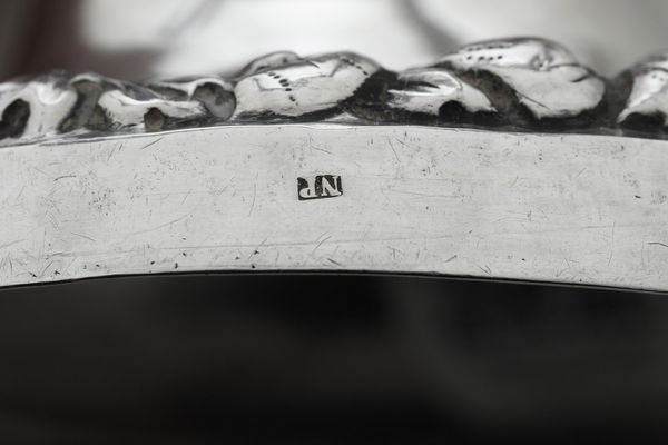 Coppia di candelieri. Napoli, XIX secolo. Marchio dell'argentiere N.P. (non identificato)  - Asta Argenti da Collezione | Antichi - Associazione Nazionale - Case d'Asta italiane