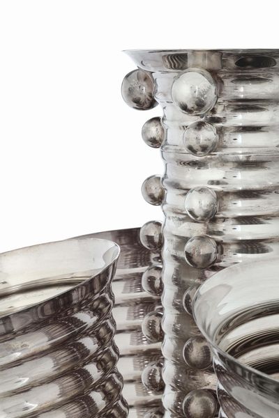 Monumentale centrotavola. Argenteria artistica milanese del XX secolo, marchio con fascio littorio in uso dal 1935 al 1945. Argentiere Luigi Diani  - Asta Argenti da Collezione | Antichi - Associazione Nazionale - Case d'Asta italiane