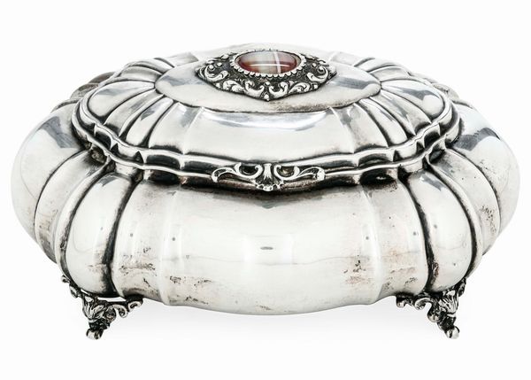 Portagioie. Argenteria artistica italiana del XX secolo  - Asta Argenti da Collezione | Antichi - Associazione Nazionale - Case d'Asta italiane