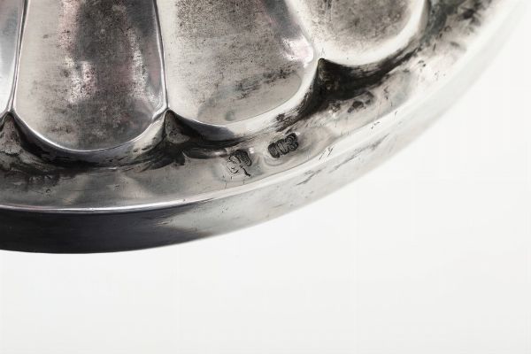 Vaso. Argenteria artistica milanese del XX secolo. Argentiere Genazzi  - Asta Argenti da Collezione | Antichi - Associazione Nazionale - Case d'Asta italiane