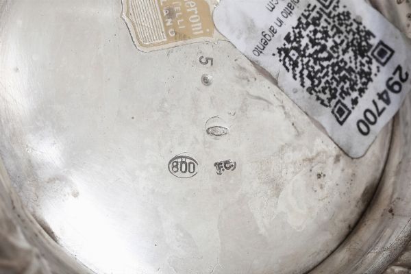 Vaso biansato. Argenteria artistica milanese. Argentiere Fratelli Cacchione, Milano  - Asta Argenti da Collezione | Antichi - Associazione Nazionale - Case d'Asta italiane