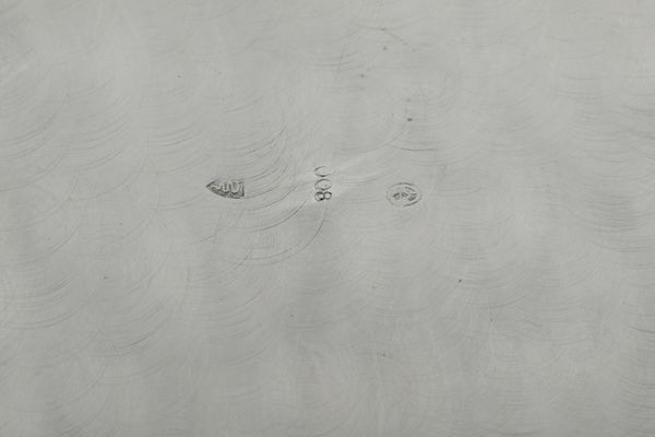 Vassoio. Argenteria milanese del XX secolo, argentiere Miracoli  - Asta Argenti da Collezione | Antichi - Associazione Nazionale - Case d'Asta italiane