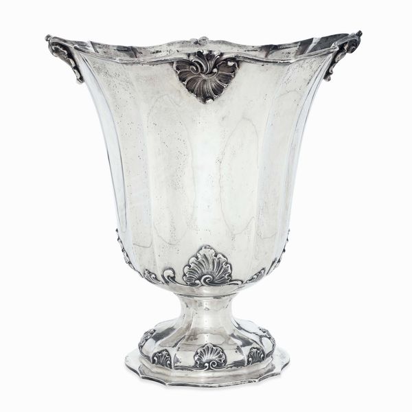 Vaso. Argenteria milanese del XX secolo. Argentiere Pradella, Milano per Codevilla Genova  - Asta Argenti da Collezione | Antichi - Associazione Nazionale - Case d'Asta italiane