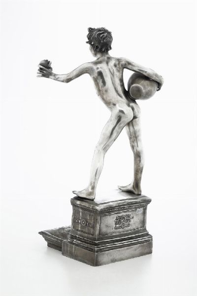 Acquaiolo con pantaloncino. Napoli, XX secolo. Firma incisa Gemito, marchio della Fonderia Gemito Napoli incusso e scritta da Dall'originale prop. del Re di Napoli SM Francesco II Napoli Gemito  - Asta Argenti da Collezione | Antichi - Associazione Nazionale - Case d'Asta italiane