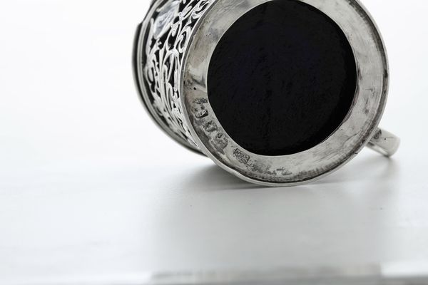 Mostardiera. Londra, seconda metà del XVIII secolo. Argentiere Esther Bateman  - Asta Argenti da Collezione | Antichi - Associazione Nazionale - Case d'Asta italiane