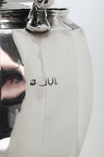 Kettle. Londra 1901. Argentiere Thomas Bradbury & Sons  - Asta Argenti da Collezione | Antichi - Associazione Nazionale - Case d'Asta italiane