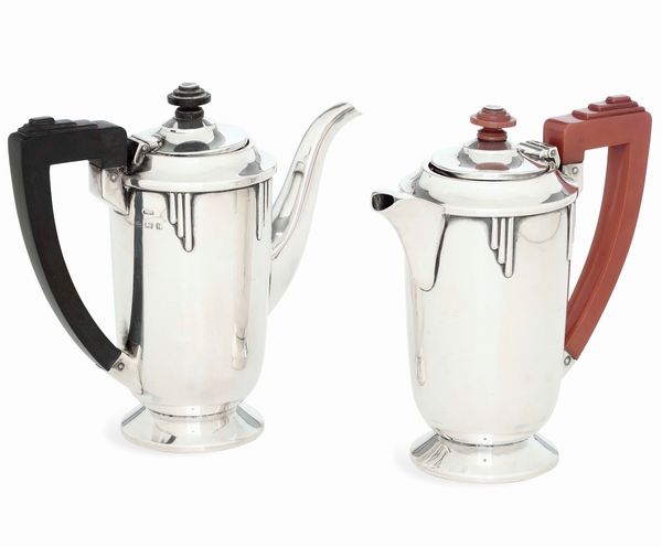 Caffettiera e teiera. Birmingham, 1934. Argentiere Roberts & Dore  - Asta Argenti da Collezione | Antichi - Associazione Nazionale - Case d'Asta italiane