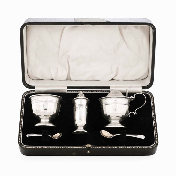 Set da condimento entro custodia. Birmingham, 1937. Marchio dell'argentiere (non identificato)  - Asta Argenti da Collezione | Antichi - Associazione Nazionale - Case d'Asta italiane