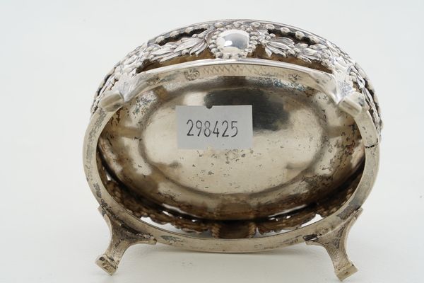 Coppia di saliere. Probabilmente Germania XVIII-XIX secolo  - Asta Argenti da Collezione | Antichi - Associazione Nazionale - Case d'Asta italiane