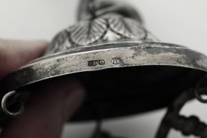 Lampada votiva. Argenteria siciliana (Palermo) del XIX secolo. Marchio dell'argentiere GM (non identificato)  - Asta Argenti da Collezione | Antichi - Associazione Nazionale - Case d'Asta italiane