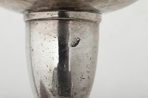 Coppia di palmatorie. Roma, fine del XVIII secolo. Marchio dell'argentiere D B entro rettangolo (non identificato)  - Asta Argenti da Collezione | Antichi - Associazione Nazionale - Case d'Asta italiane