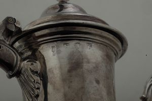 Caffettiera. Londra 1765. Argentiere Daniel Smith & Robert Sharp  - Asta Argenti da Collezione | Antichi - Associazione Nazionale - Case d'Asta italiane