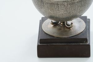 Coppa trofeo. Argenteria artistica milanese prima metà del XX secolo. Argentiere Eros Genazzi  - Asta Argenti da Collezione | Antichi - Associazione Nazionale - Case d'Asta italiane