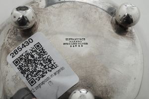 Ciotola Tiffany, Usa, XX secolo<BR>Foglia. Argentiere Clementi, Bologna per Gianmaria Buccellati, Italia, XX secolo <BR>e conchiglia rivestita in argento, manifattura del XX-XXI secolo  - Asta Argenti da Collezione | Antichi - Associazione Nazionale - Case d'Asta italiane