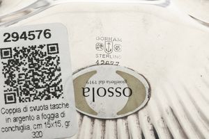 Coppia di ciotole a foggia di conchiglia. Ghoram, USA XX secolo  - Asta Argenti da Collezione | Antichi - Associazione Nazionale - Case d'Asta italiane