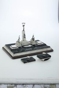 Monumentale servizio da scrittoio. Ungheria metà del XX secolo, marchi in uso dal 1937 al 1965<BR>  - Asta Argenti da Collezione | Antichi - Associazione Nazionale - Case d'Asta italiane