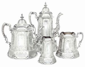 Servizio da tè e caffè. Londra, 1853. Argentiere William Robert Smily  - Asta Argenti da Collezione | Antichi - Associazione Nazionale - Case d'Asta italiane