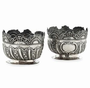 Coppia di bowls. Inghilterra, città di Sheffield 1893, argentiere Martin Hall & Co.  - Asta Argenti da Collezione | Antichi - Associazione Nazionale - Case d'Asta italiane