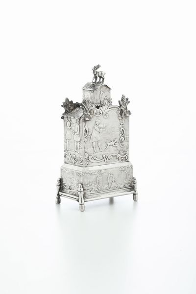 Scatola di foggia architettonica. Germania, Hanau XIX-XX secolo  - Asta Argenti da Collezione | XX secolo - Associazione Nazionale - Case d'Asta italiane