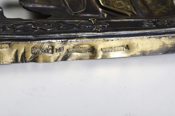 Madonna con bambino. Icona su tavola, Russia, XVIII-XIX secolo.  Riza. Mosca, 186(?). Marchi del saggiatore I. Avdeyv (1852-1862) e dell'argentiere T A documentato dal 1857 al 1863. Marchio Fabergè di epoca successiva  - Asta Argenti da Collezione | XX secolo - Associazione Nazionale - Case d'Asta italiane