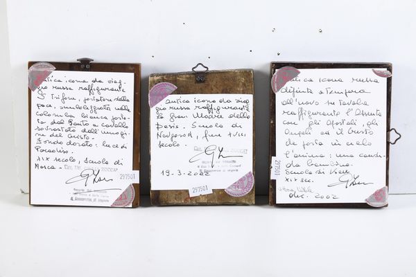 Lotto di tre icone da viaggio a raffiguranti il santo Martire Trifon, la Vergine (versione della Agiosortissa ?) e la Dormizione della Vergine (icona della Lavra delle Grotte di Kiev), Impero Russo, XVIII-XIX secolo  - Asta Argenti da Collezione | XX secolo - Associazione Nazionale - Case d'Asta italiane