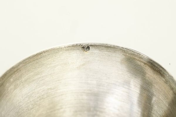 Collezione di undici calici eucaristici. Differenti manifatture italiane dal XVII al XX secolo e differenti materiali (bronzo, rame e argento) fusi, sbalzati, traforati, cesellati e dorati  - Asta Argenti da Collezione | XX secolo - Associazione Nazionale - Case d'Asta italiane