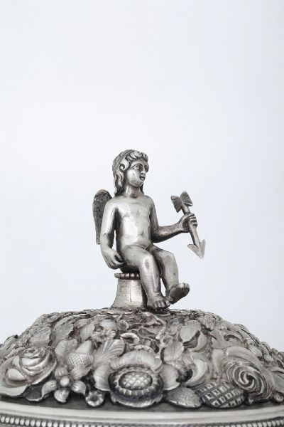 Tazza da puerpera. Milano, prima metà del XIX secolo. Argentiere Sciomachen  - Asta Argenti da Collezione | XX secolo - Associazione Nazionale - Case d'Asta italiane