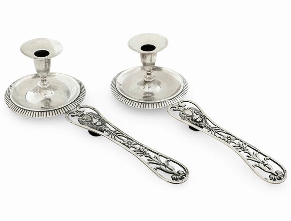 Coppia di palmatorie. Roma, fine del XVIII secolo. Marchio dell'argentiere D B entro rettangolo (non identificato)  - Asta Argenti da Collezione | XX secolo - Associazione Nazionale - Case d'Asta italiane