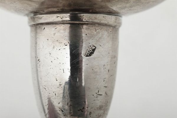 Coppia di palmatorie. Roma, fine del XVIII secolo. Marchio dell'argentiere D B entro rettangolo (non identificato)  - Asta Argenti da Collezione | XX secolo - Associazione Nazionale - Case d'Asta italiane