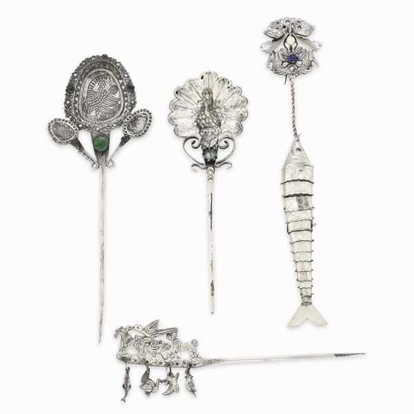 Lotto di quattro spille Peruviane Tupu  - Asta Argenti da Collezione | XX secolo - Associazione Nazionale - Case d'Asta italiane