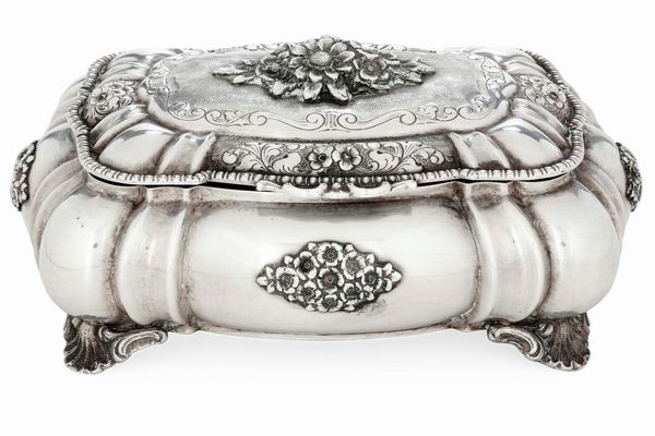 Portagioie. Argenteria artistica italiana del XX secolo  - Asta Argenti da Collezione | XX secolo - Associazione Nazionale - Case d'Asta italiane