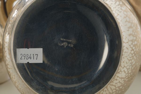 Servizio da tè e caffè. Argenteria milanese del XX secolo. Bollo con fascio littorio in uso dal 1935 al 1945. Argentiere Eros Genazzi  - Asta Argenti da Collezione | XX secolo - Associazione Nazionale - Case d'Asta italiane