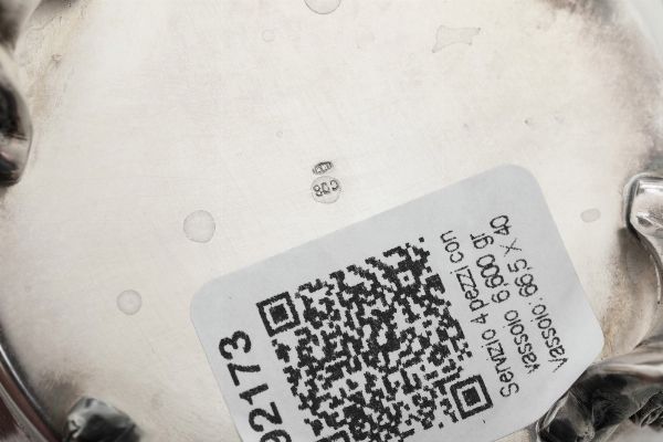 Servizio da tè e caffè con vassoio. Argenteria artistica milanese del XX secolo  - Asta Argenti da Collezione | XX secolo - Associazione Nazionale - Case d'Asta italiane