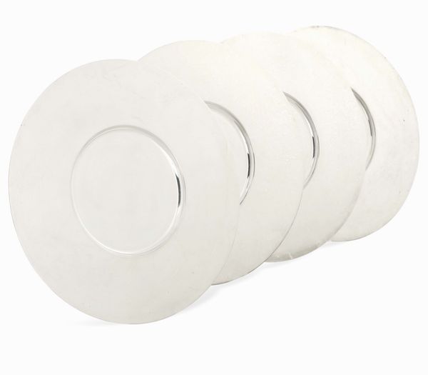 Quattro vassoi. Argenteria milanese del XX-XXI secolo, argentiere Aron Tenenmaum  - Asta Argenti da Collezione | XX secolo - Associazione Nazionale - Case d'Asta italiane