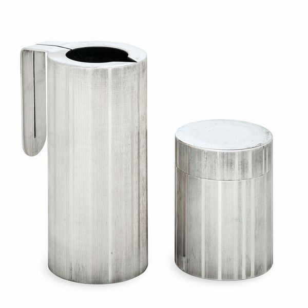 Caraffa e scatola. Fabbrica di San Lorenzo, Milano, 1971. Designers Massimo e Lella Vignelli  - Asta Argenti da Collezione | XX secolo - Associazione Nazionale - Case d'Asta italiane