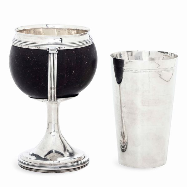 Coppa in noce di cocco con finimenti in argento. Londra, 1812. Argentiere W.T. entro rettangolo (William Tanner o William Troby)  - Asta Argenti da Collezione | XX secolo - Associazione Nazionale - Case d'Asta italiane