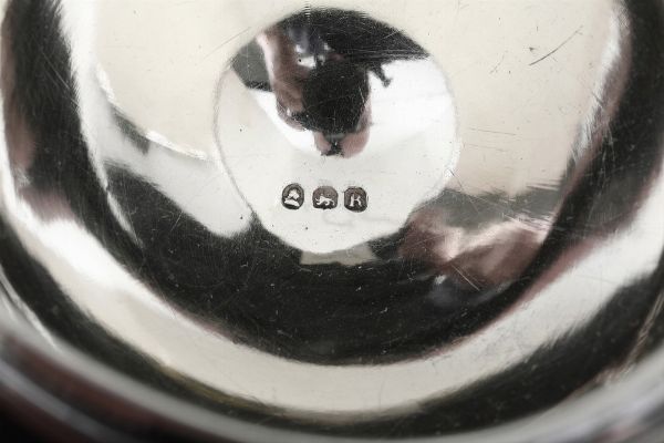 Coppa in noce di cocco con finimenti in argento. Londra, 1812. Argentiere W.T. entro rettangolo (William Tanner o William Troby)  - Asta Argenti da Collezione | XX secolo - Associazione Nazionale - Case d'Asta italiane