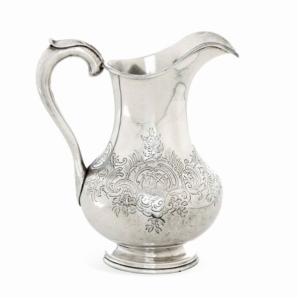 Brocca. Argento fuso, sbalzato e cesellato. Londra 1840. Argentiere William Haton  - Asta Argenti da Collezione | XX secolo - Associazione Nazionale - Case d'Asta italiane