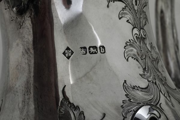 Servizio da tè. Città di Sheffield 1894, argentiere Martin Hall & Co.  - Asta Argenti da Collezione | XX secolo - Associazione Nazionale - Case d'Asta italiane