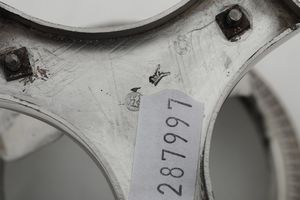 Coppia di saliere con vaschetta in vetro blu cobalto. Argenteria milanese del XIX secolo. Argentiere Caber  - Asta Argenti da Collezione | XX secolo - Associazione Nazionale - Case d'Asta italiane