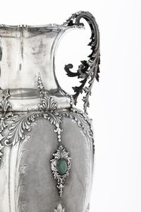 Grande vaso biansato. Argenteria artistica milanese del XX secolo  - Asta Argenti da Collezione | XX secolo - Associazione Nazionale - Case d'Asta italiane