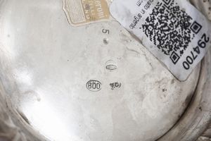 Vaso biansato. Argenteria artistica milanese. Argentiere Fratelli Cacchione, Milano  - Asta Argenti da Collezione | XX secolo - Associazione Nazionale - Case d'Asta italiane